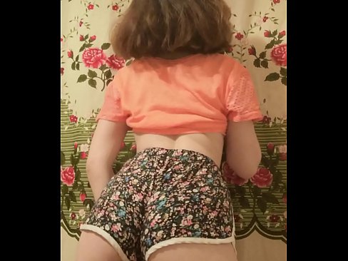❤️ Sexig ung babe som strippar av sig sina shorts inför kameran Anal porr at us ﹏