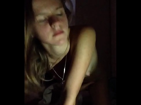 ❤️ En tjej onanerar och kommer Anal porr at us ﹏